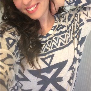 WRANGLER- Aztec-Inspired long-sleeved tunic top